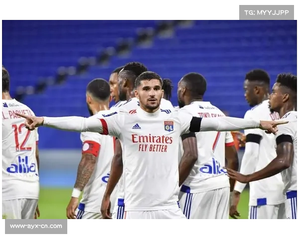 里昂中场莫顿表示正在努力适应法甲比赛并深入了解裁判判罚尺度